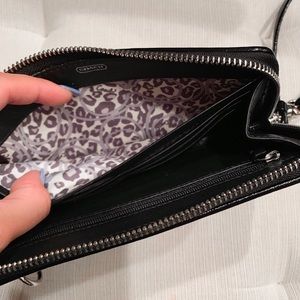 Coach Bags - Coach wristlet Coach Bags - Coach wristlet